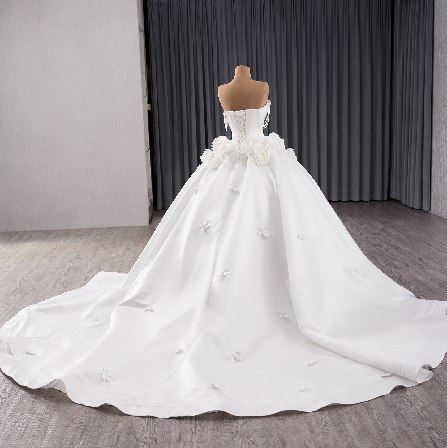 2025 Luxury Bridal Ball Gown Wedding Dress 241140