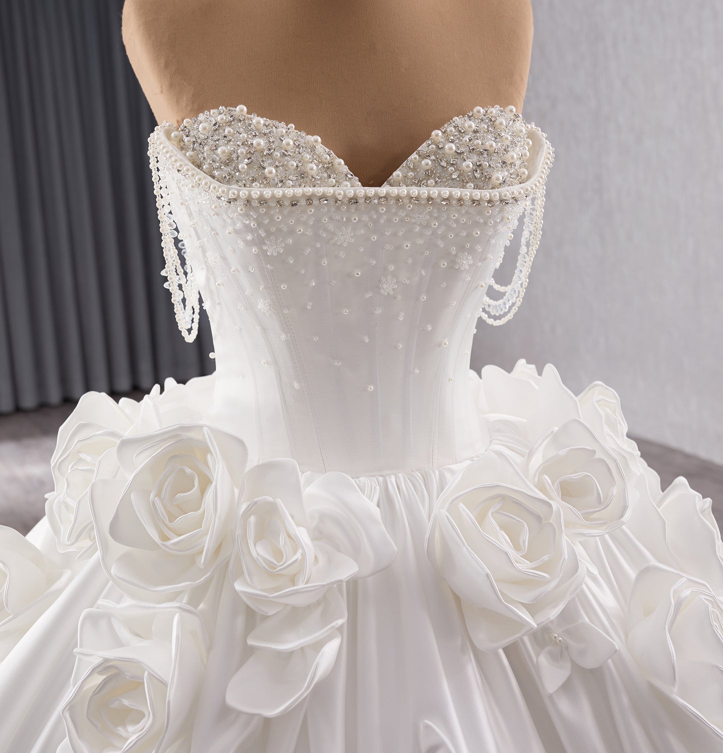 2025 Luxury Bridal Ball Gown Wedding Dress 241140