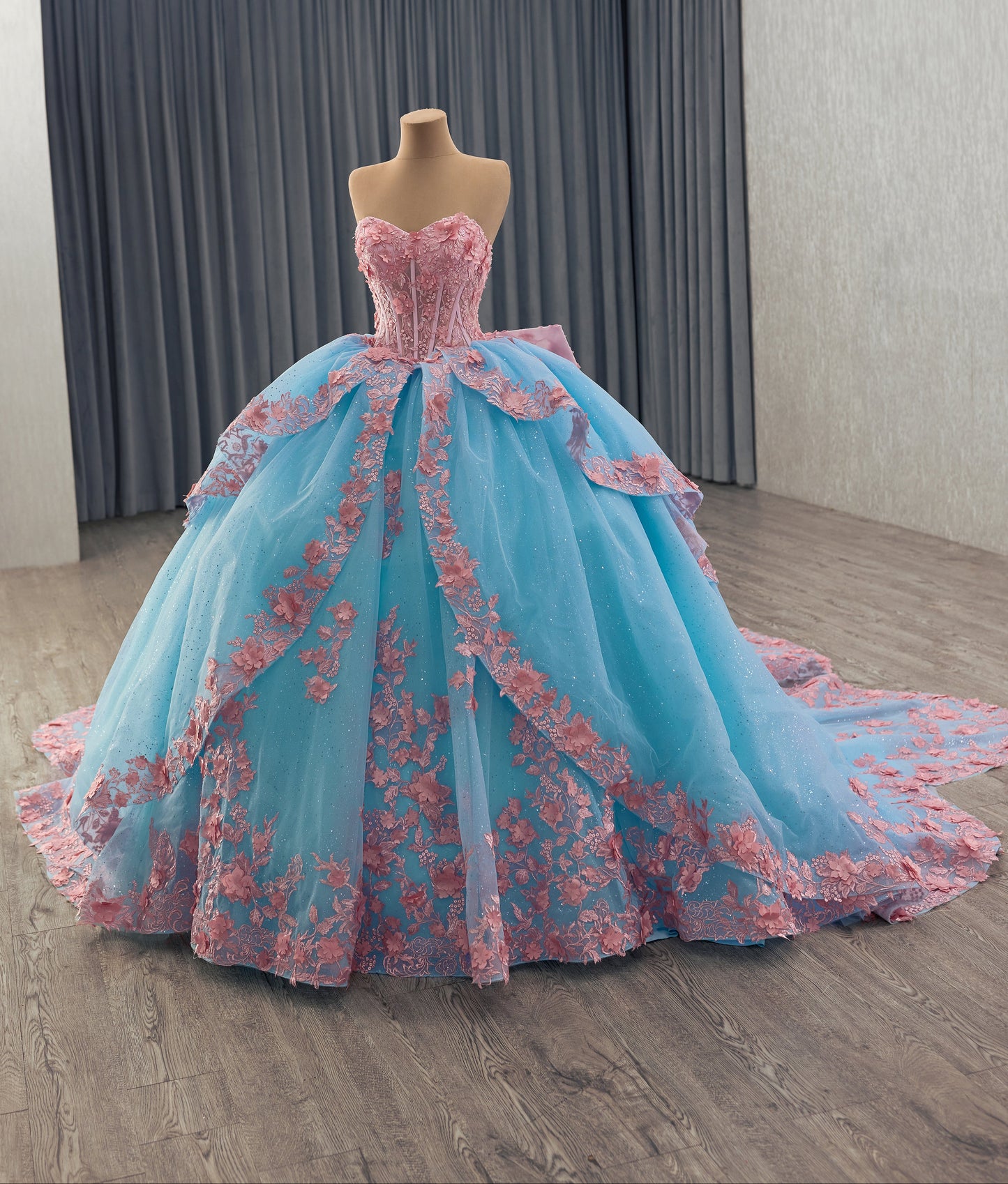 2025 New Quinceañera Ball Gowns Sweet 16 Gowns 251026