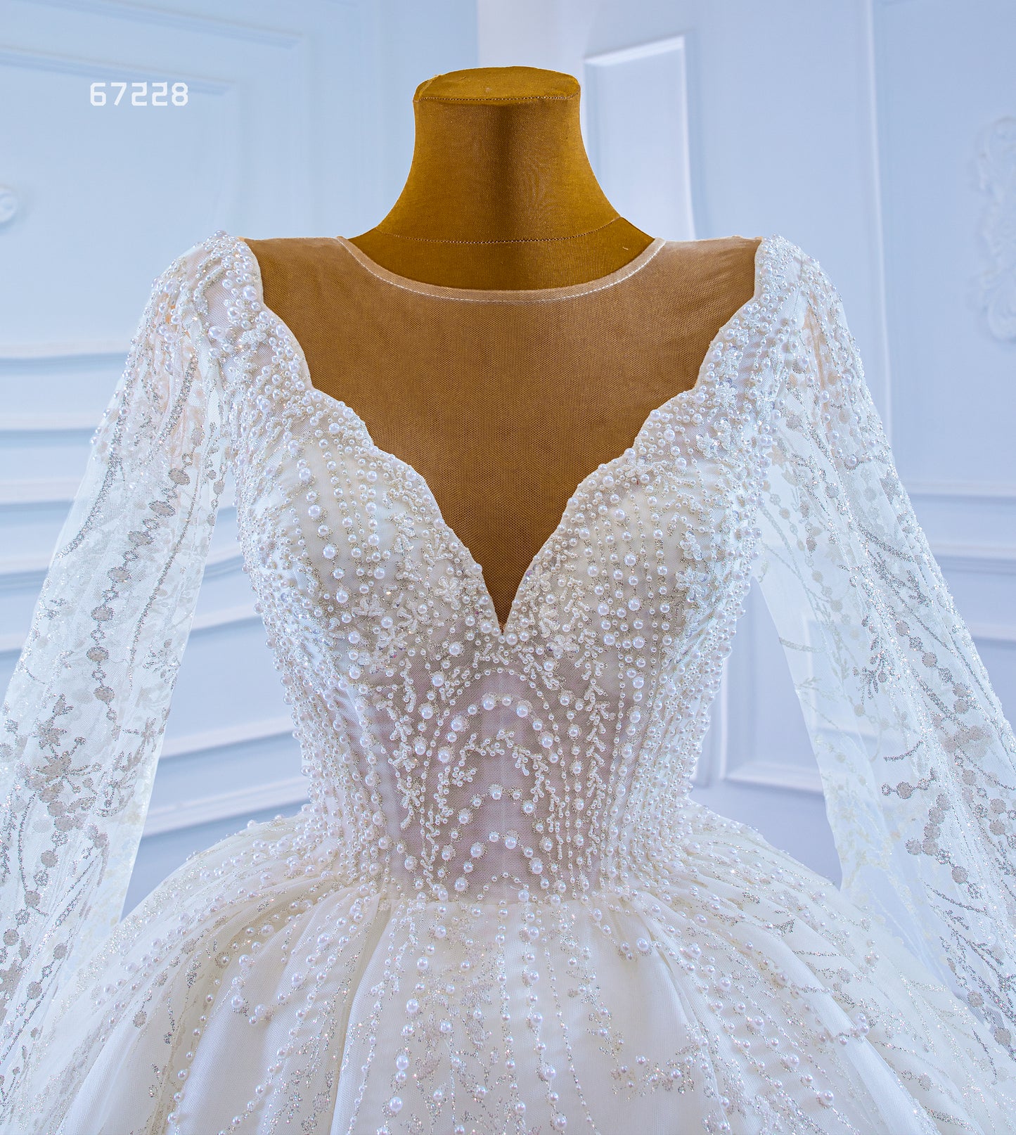 V-neckline Long Sleeves Laces Wedding Dress Bridal Gown 67228