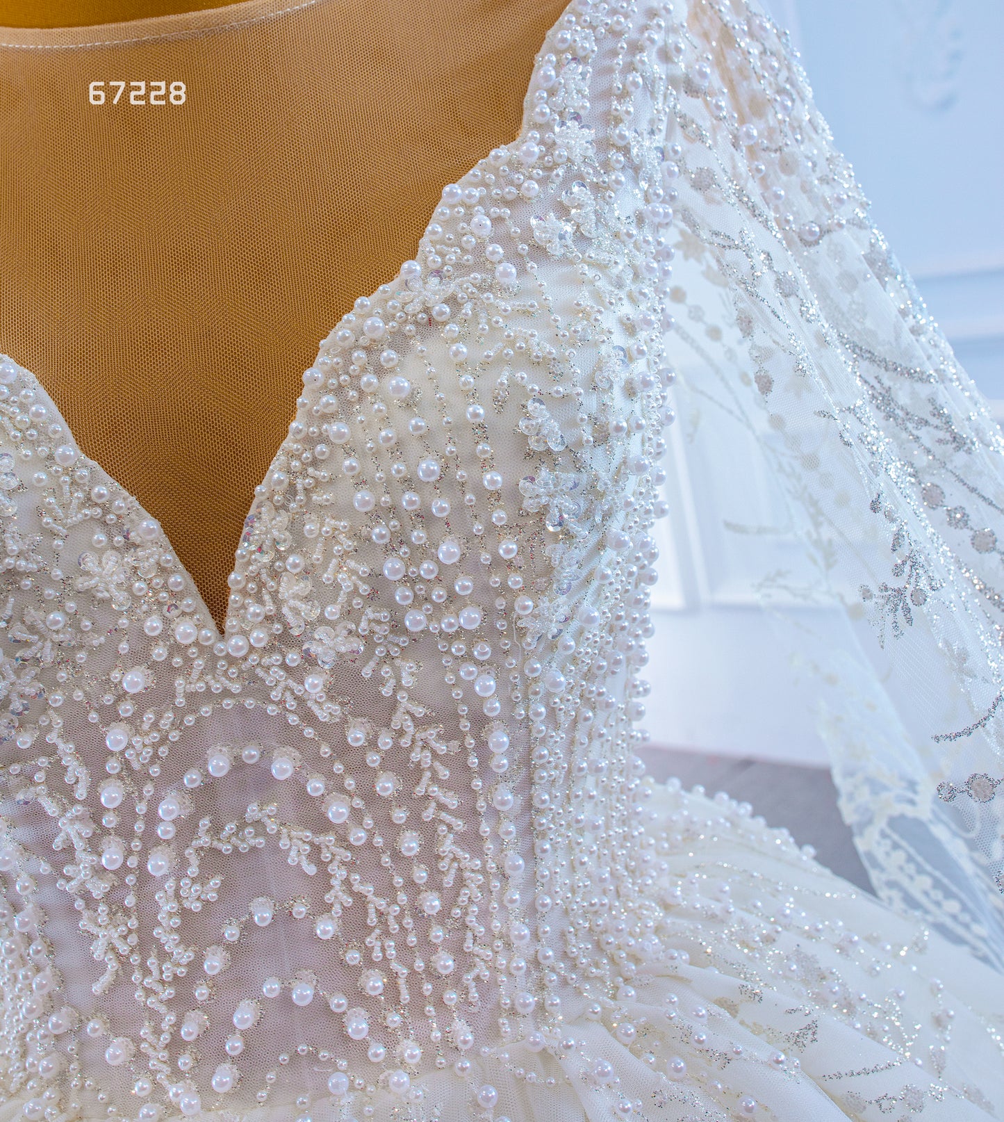 V-neckline Long Sleeves Laces Wedding Dress Bridal Gown 67228