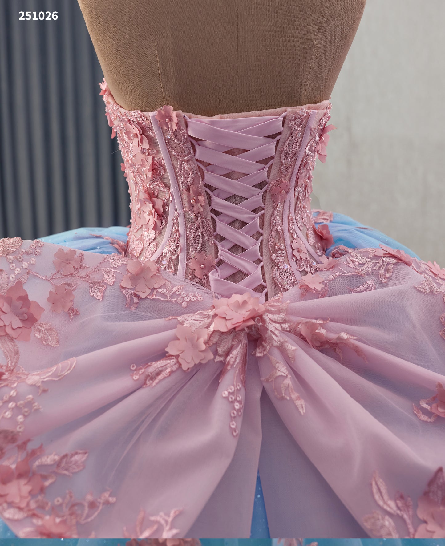 2025 New Quinceañera Ball Gowns Sweet 16 Gowns 251026