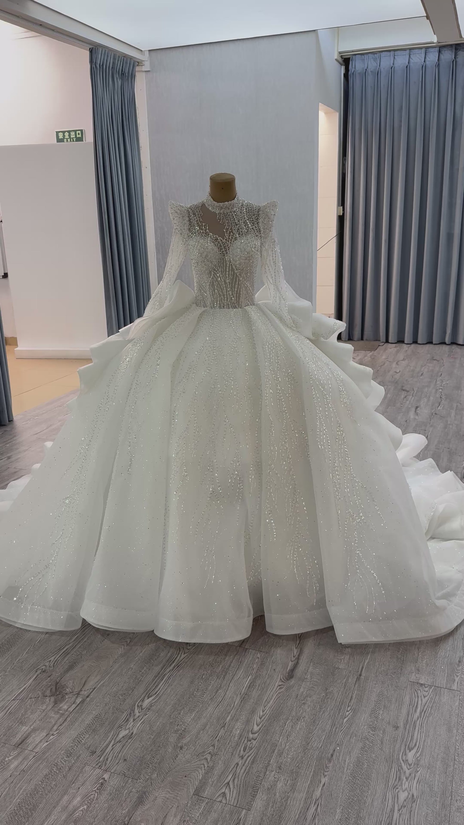 wedding dress 241149